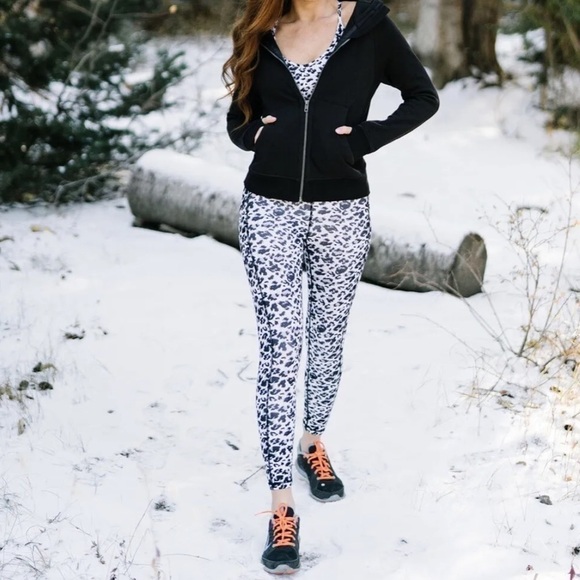 ZYIA Pants - Zyia Active Snow Leopard Pocket Brilliant High Rise Leggings